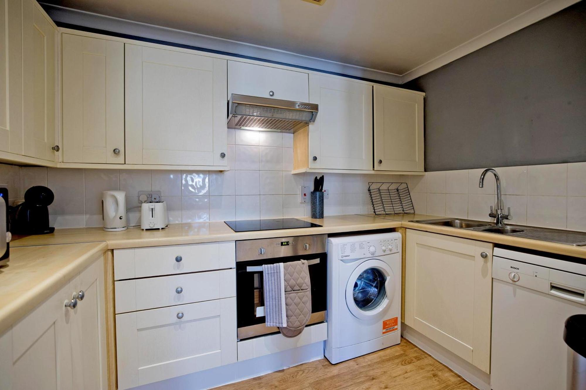 לונדון Imperial Meridian Place Apartment מראה חיצוני תמונה